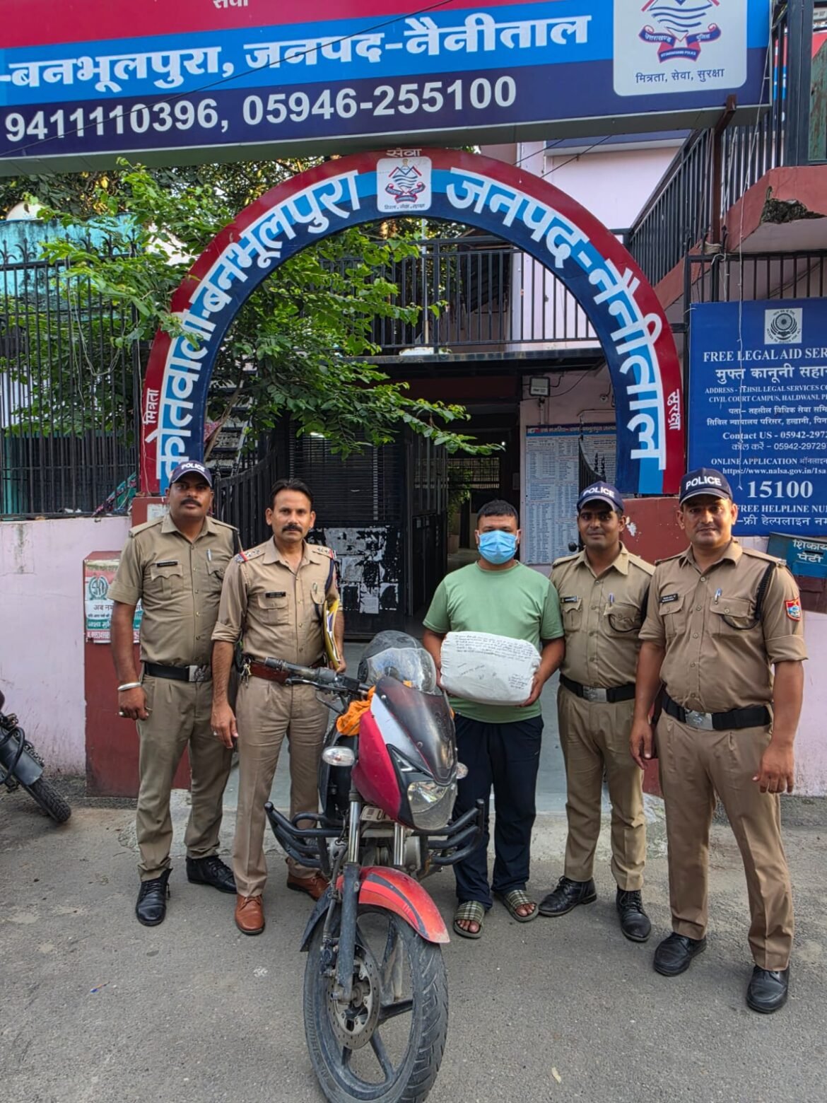 बनभूलपुरा पुलिस ने 369 ग्राम चरस पकड़ी