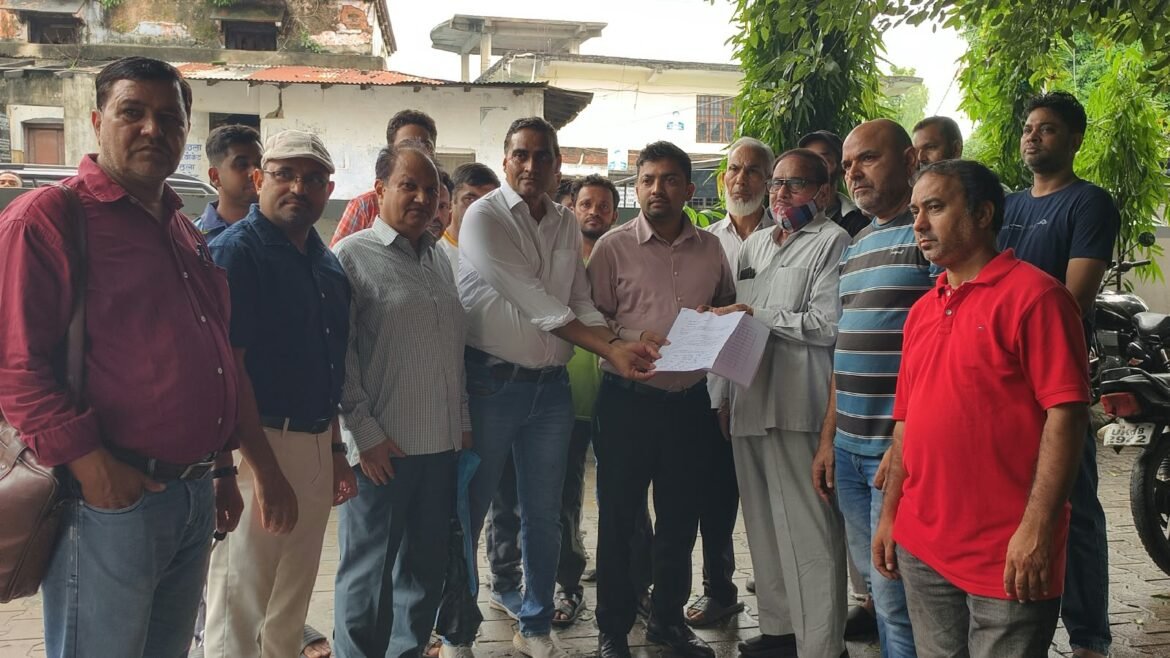 काशीपुर में SIR को लेकर सियासत गरम, फर्जी आपत्तियों के आरोपों पर कांग्रेस ने सौंपा ज्ञापन