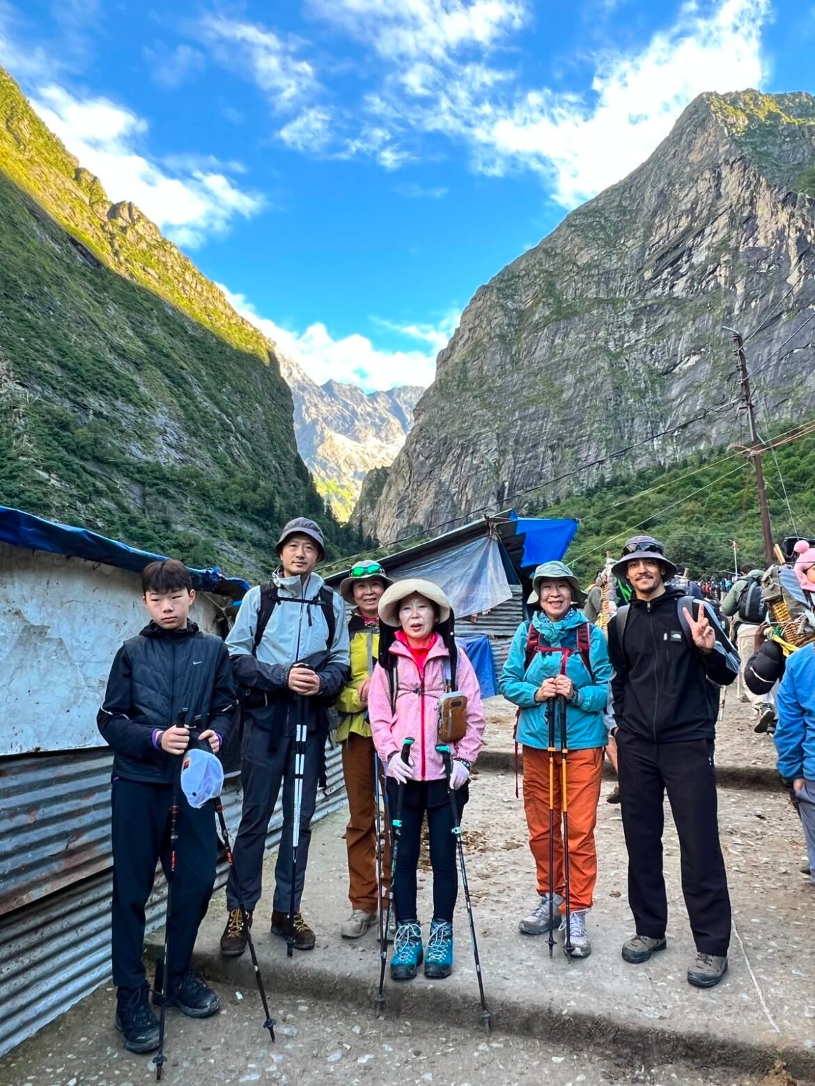 फूलों की घाटी में रिकॉर्ड पर्यटक, 22 हजार से अधिक सैलानियों ने किया दीदार