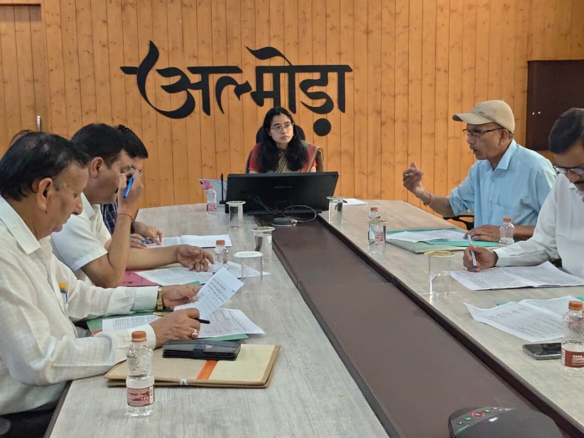 विशेष गहन पुनरीक्षण की समीक्षा बैठक, 98,529 नोटिस वितरित; 97,683 मामलों में सुनवाई पूरी