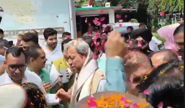भाजपा राष्ट्रीय उपाध्यक्ष बनने के बाद तीरथ सिंह रावत का देहरादून में जोरदार स्वागत