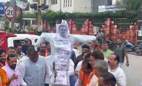 हल्द्वानी शुद्धिकरण विवाद पर सियासत तेज, राहुल गांधी पर मुकदमे के बाद कांग्रेस-भाजपा आमने-सामने