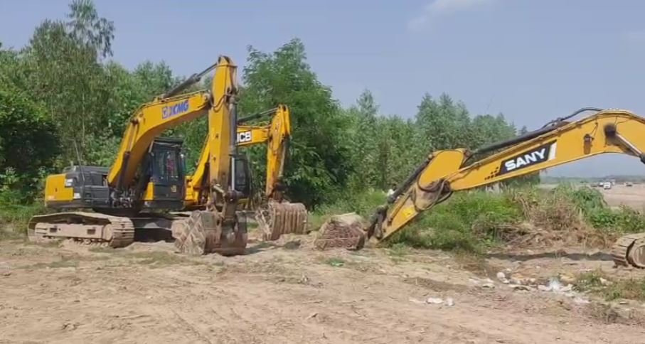 हरिद्वार के भगत सिंह चौक पर डीएम का निरीक्षण, अतिक्रमण हटाने और नालों की सफाई के निर्देश