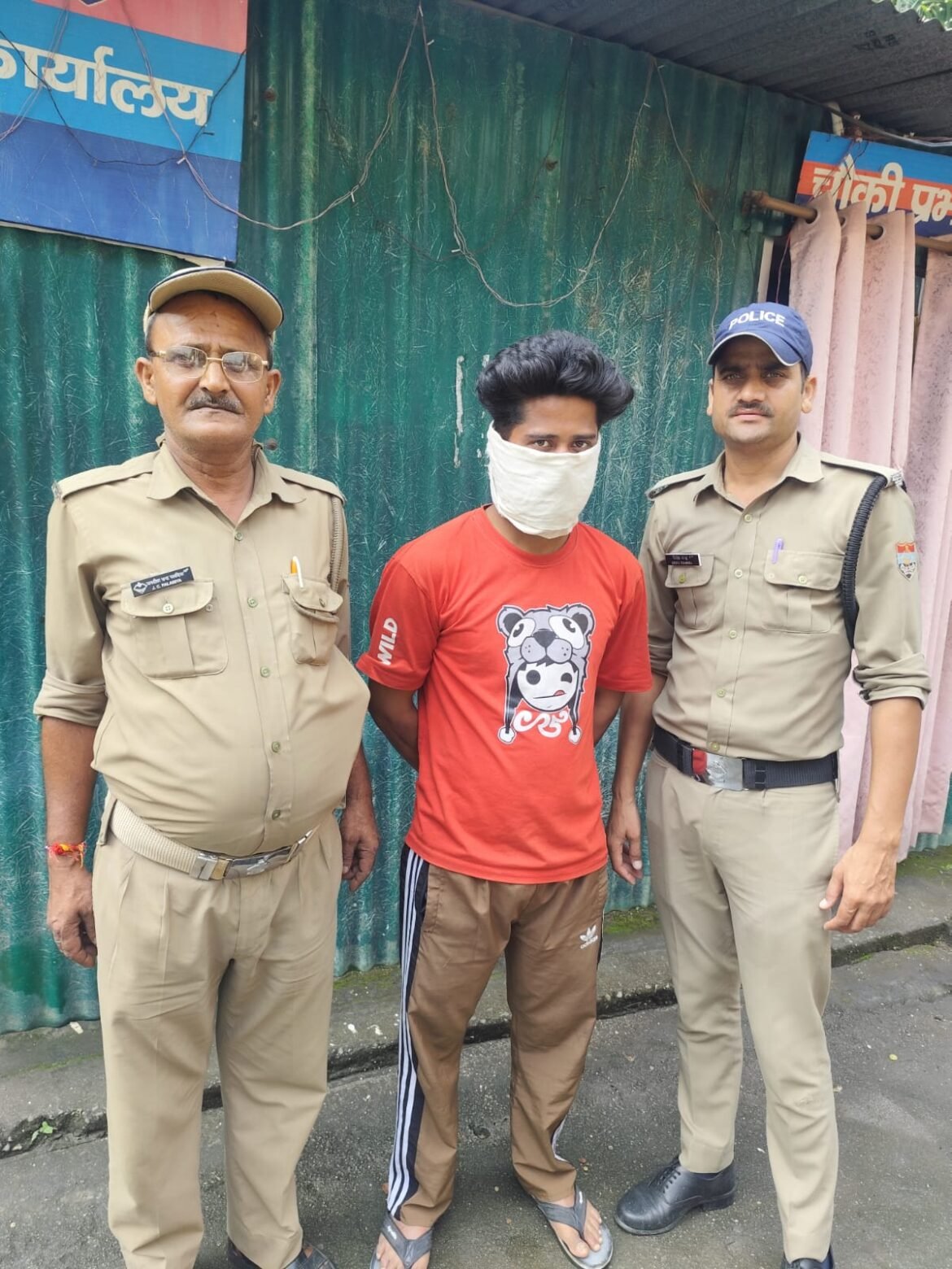 दो साल से फरार लूट का वांछित आरोपी गिरफ्तार