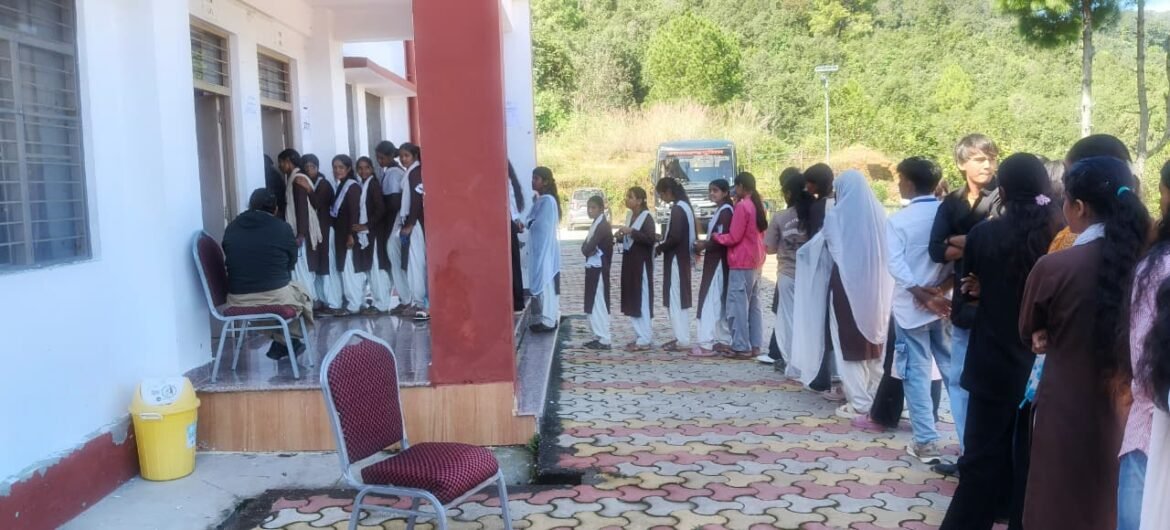 चमोली में छात्रसंघ चुनाव के लिए कड़ी सुरक्षा, शांतिपूर्ण मतदान जारी