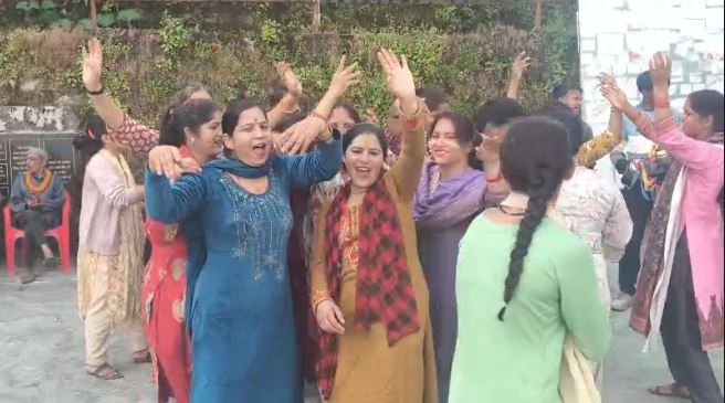 क्यारकुली क्षेत्र पंचायत उपचुनाव में भाजपा की ममता पुंडीर ने दर्ज की जीत, 145 वोटों से मोनिका रावत को हराया