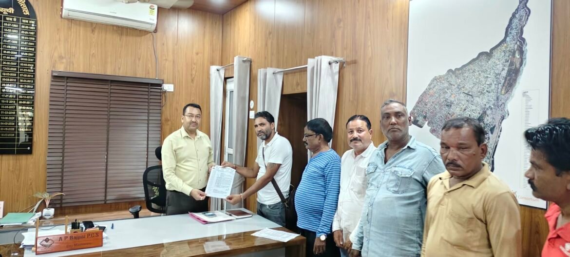 बाजपुर में 15 दिनों से सफाई कर्मचारियों का आंदोलन जारी, मांगें पूरी न होने पर प्रदेशव्यापी आंदोलन की चेतावनी