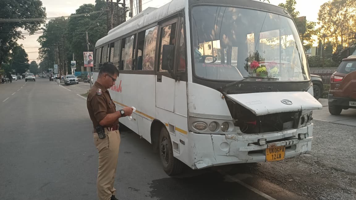 हल्द्वानी में यातायात व्यवस्था सुधारने को पुलिस का बड़ा अभियान, तीन वोल्वो बसें सीज, 73 वाहनों के चालान